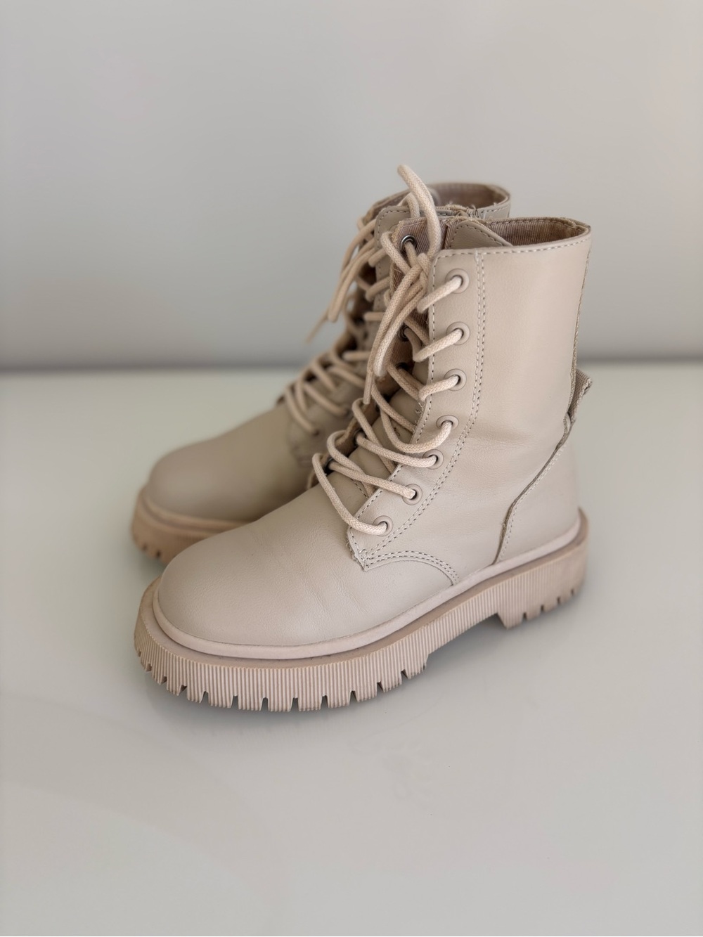 Zara Kids Girls Beige Lace Up Lug Sole Combat Boots Size 31 US 13.5